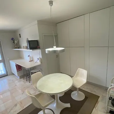 Apartment Location *