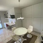 Apartment Location *